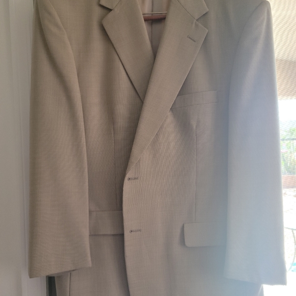 A Roundtree & Yorke Mens Suit - Picture 1 of 5